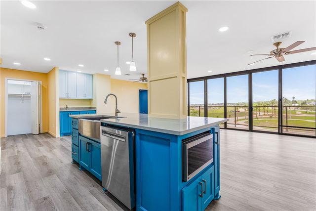 1400 Ocean Dr 403-C, Corpus Christi, TX 78404