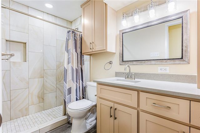 1400 Ocean Dr 403-C, Corpus Christi, TX 78404