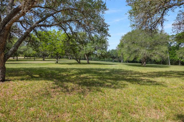 612 Fm 1457, Round Top, TX 78954