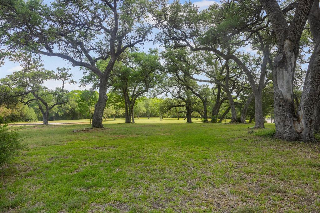 612 Fm 1457, Round Top, TX 78954
