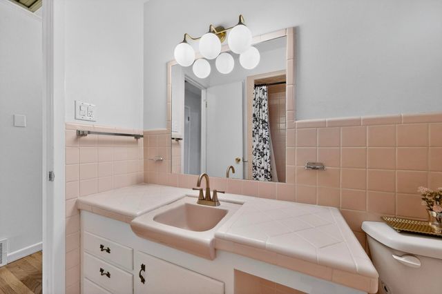 210 N Summit Street, Red Oak, TX 75154