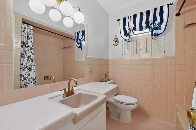 210 N Summit Street, Red Oak, TX 75154