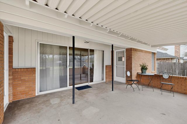 210 N Summit Street, Red Oak, TX 75154