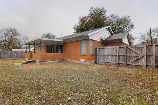 210 N Summit Street, Red Oak, TX 75154