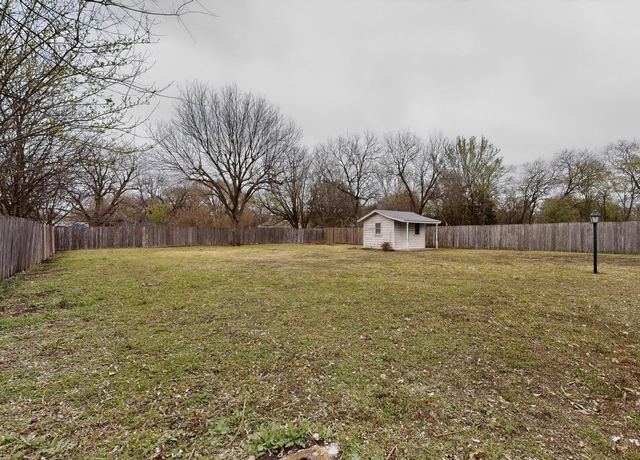 210 N Summit Street, Red Oak, TX 75154