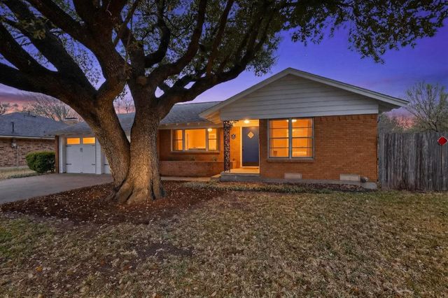 210 N Summit Street, Red Oak, TX 75154