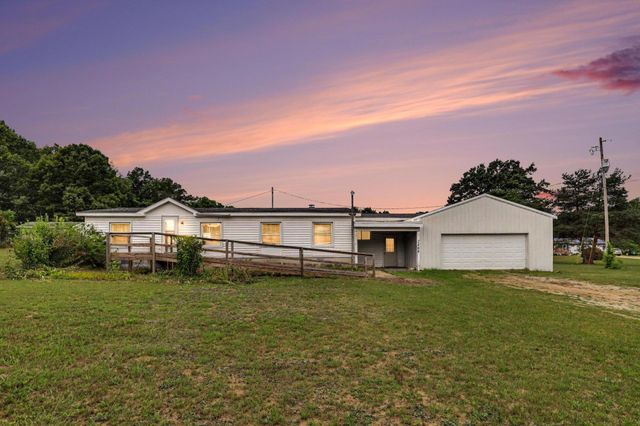 2448 S Greenville Road, Montcalm Twp, MI 48838