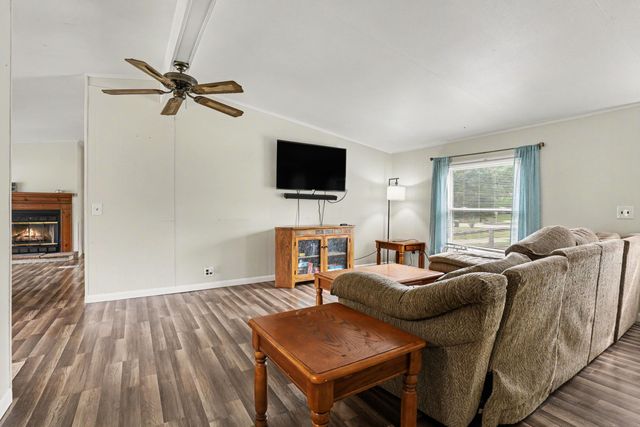 2448 S Greenville Road, Montcalm Twp, MI 48838