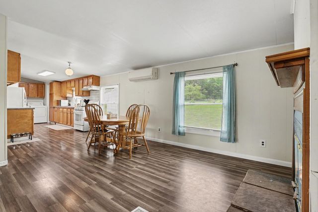2448 S Greenville Road, Montcalm Twp, MI 48838