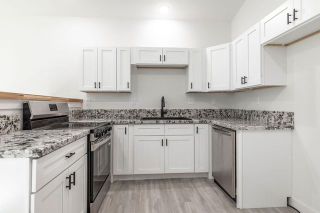 235 Sagers Lane, Hollister, MO 65672