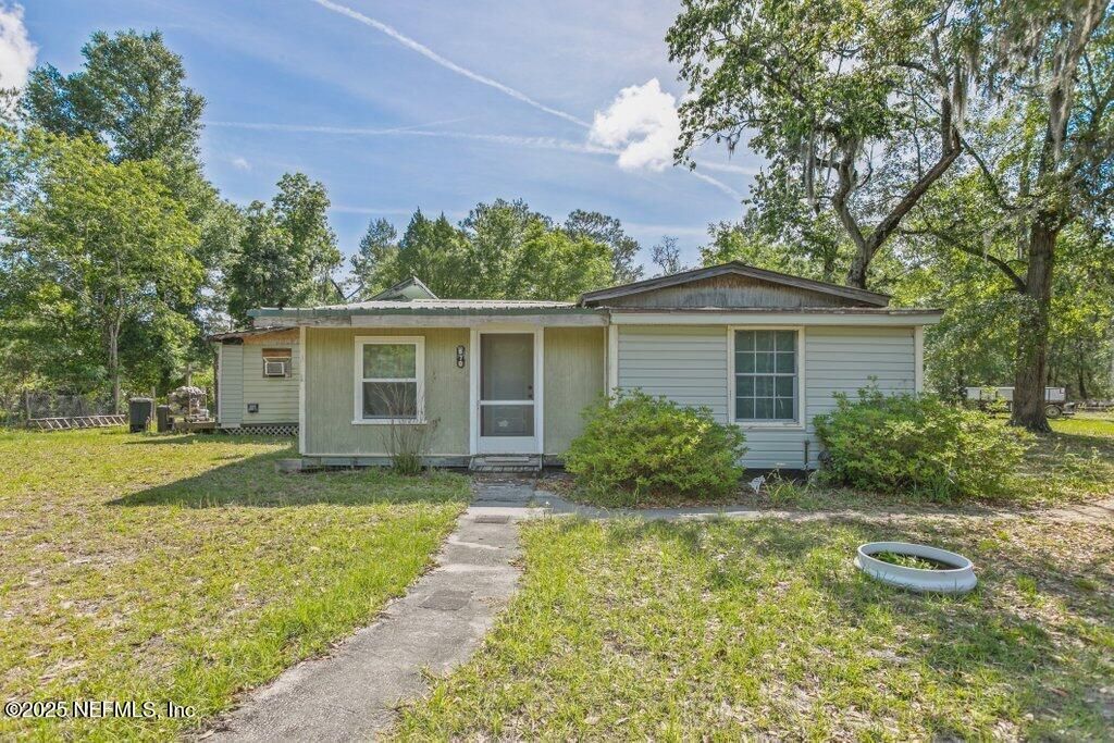 670 HILLSBOROUGH Avenue, Florahome, FL 32140