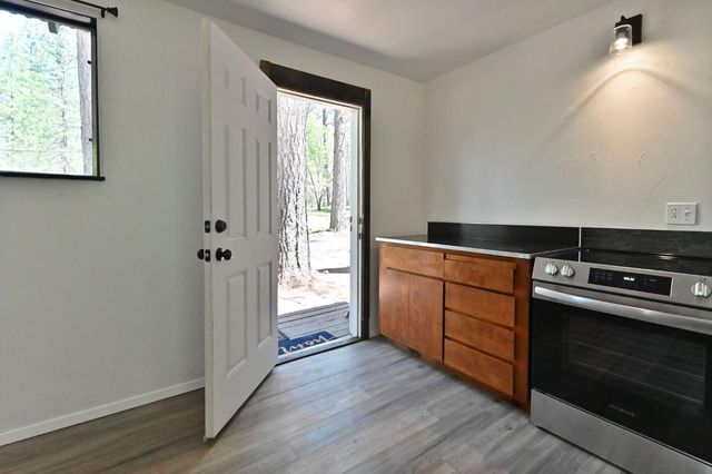 1216 Railroad Flat Rd, Mokelumne Hill, CA 95245