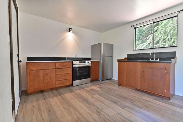 1216 Railroad Flat Rd, Mokelumne Hill, CA 95245