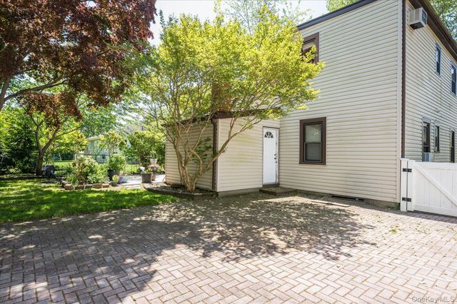 1045 Stanton Avenue, Woodmere, NY 11598