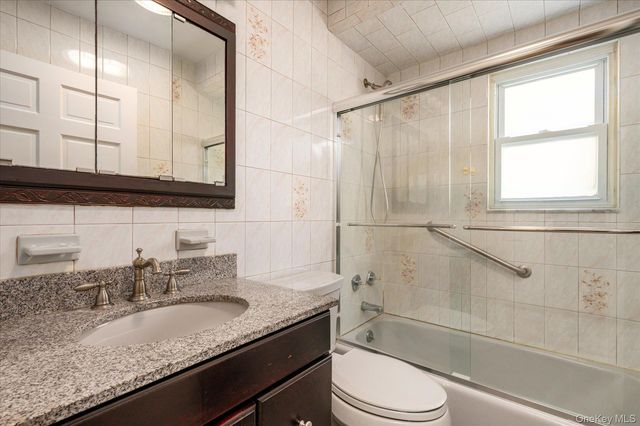 1045 Stanton Avenue, Woodmere, NY 11598