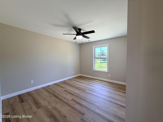 1464 Tucker Dr, Bardstown, KY 40004