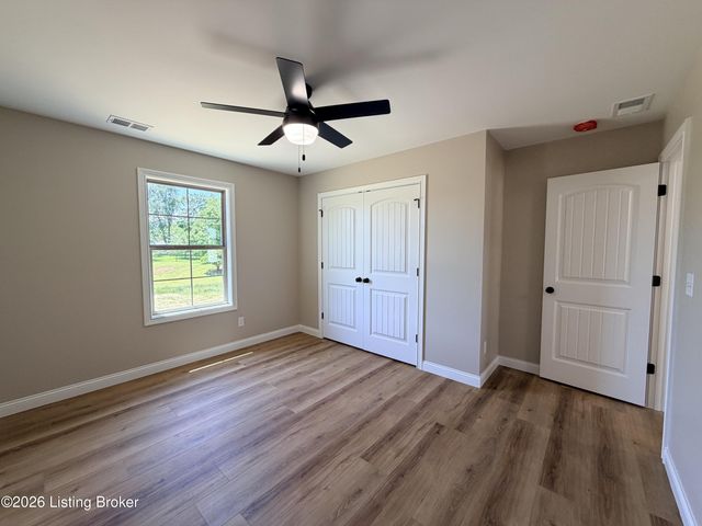 1464 Tucker Dr, Bardstown, KY 40004