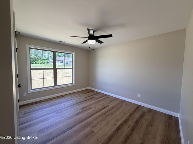 1464 Tucker Dr, Bardstown, KY 40004