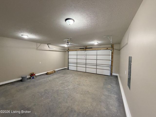 1464 Tucker Dr, Bardstown, KY 40004