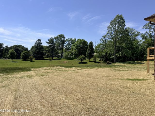 1464 Tucker Dr, Bardstown, KY 40004