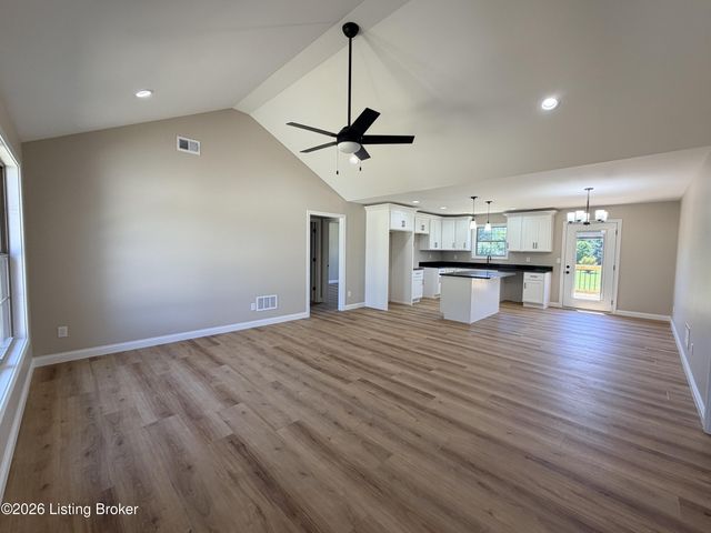 1464 Tucker Dr, Bardstown, KY 40004