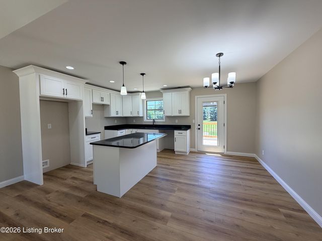 1464 Tucker Dr, Bardstown, KY 40004