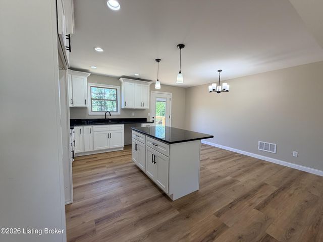 1464 Tucker Dr, Bardstown, KY 40004