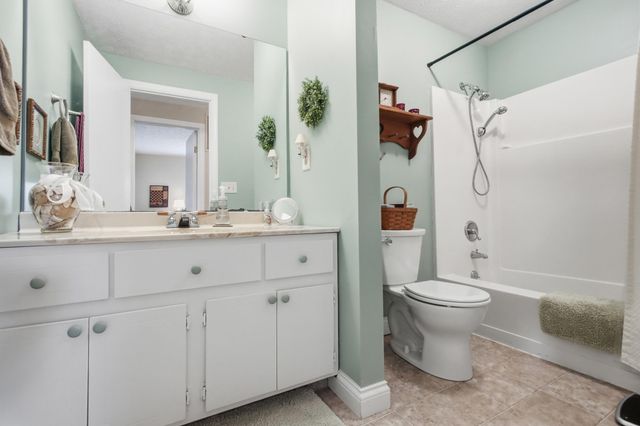 2224 Cheviot Hills Drive 2224 Cheviot Hills Drive, Springfield, OH 45505