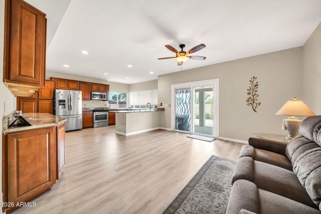 12350 N 71st Drive, Peoria, AZ 85381