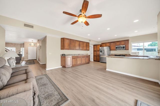 12350 N 71st Drive, Peoria, AZ 85381