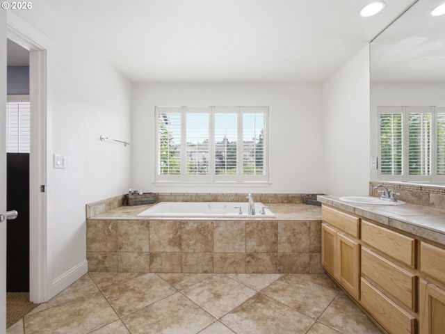 15711 Ne 20TH Pl, Vancouver, WA 98686