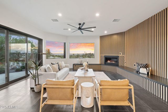 3135 E PALO VERDE Drive, Phoenix, AZ 85016