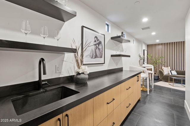 3135 E PALO VERDE Drive, Phoenix, AZ 85016