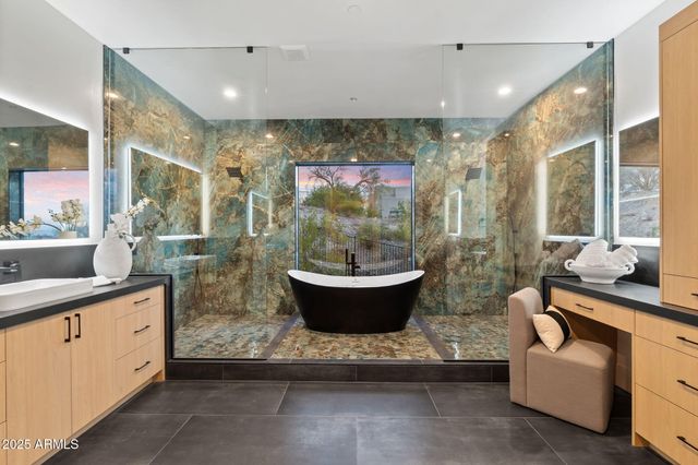 3135 E PALO VERDE Drive, Phoenix, AZ 85016