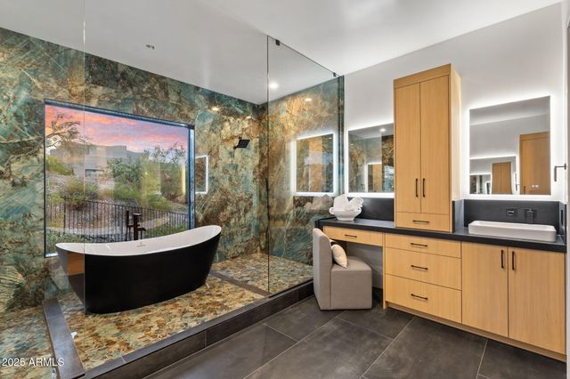 3135 E PALO VERDE Drive, Phoenix, AZ 85016