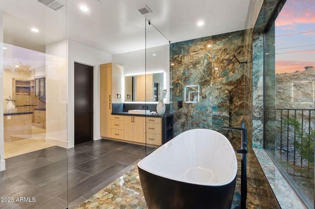 3135 E PALO VERDE Drive, Phoenix, AZ 85016