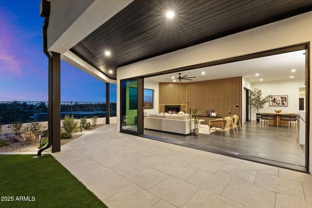 3135 E PALO VERDE Drive, Phoenix, AZ 85016