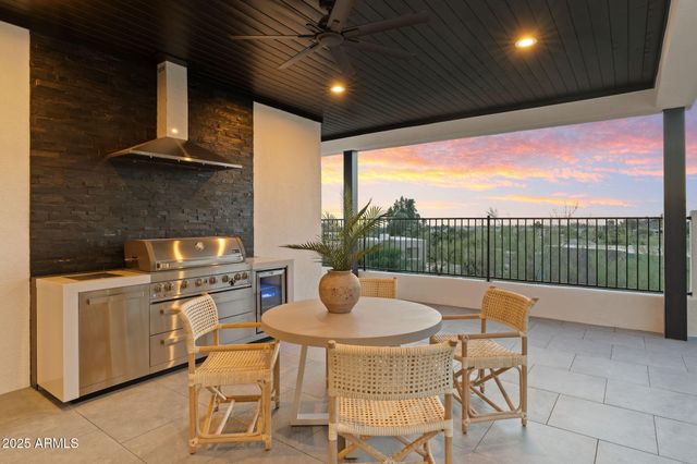 3135 E PALO VERDE Drive, Phoenix, AZ 85016