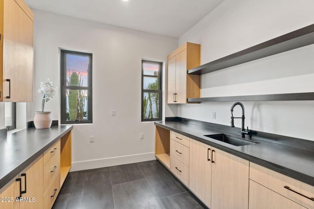 3135 E PALO VERDE Drive, Phoenix, AZ 85016