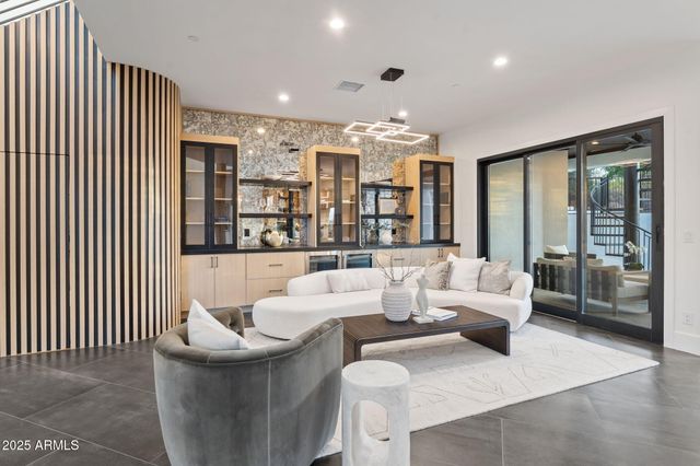 3135 E PALO VERDE Drive, Phoenix, AZ 85016