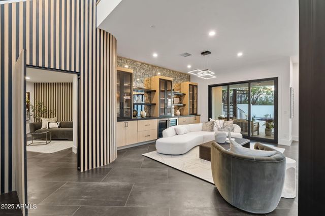 3135 E PALO VERDE Drive, Phoenix, AZ 85016