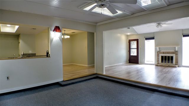 1608 Grandview Drive, Arlington, TX 76012