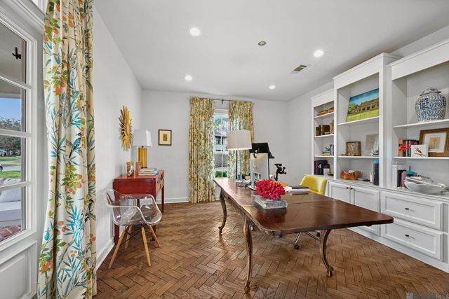 7645 Rienzi Blvd, Baton Rouge, LA 70809