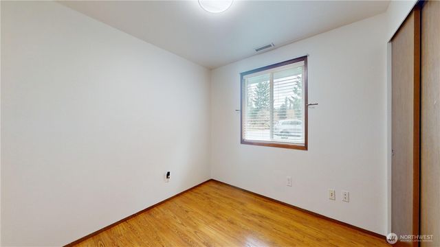 14723 Kestrel Place NE, Poulsbo, WA 98370