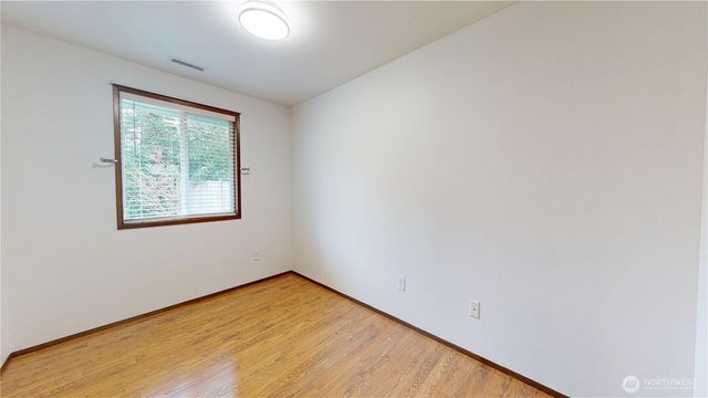 14723 Kestrel Place NE, Poulsbo, WA 98370