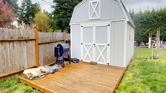 14723 Kestrel Place NE, Poulsbo, WA 98370