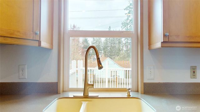 14723 Kestrel Place NE, Poulsbo, WA 98370