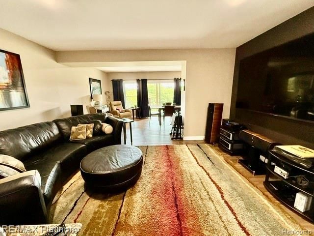 674 Summit Ridge Drive, Milford, MI 48381