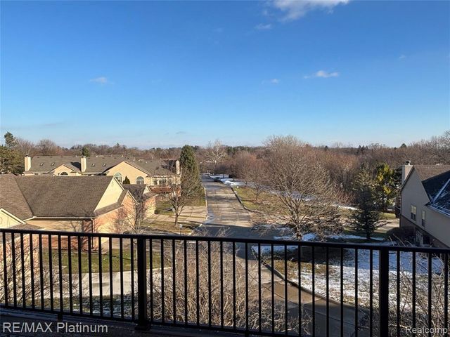 674 Summit Ridge Drive, Milford, MI 48381