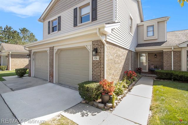 674 Summit Ridge Drive, Milford, MI 48381
